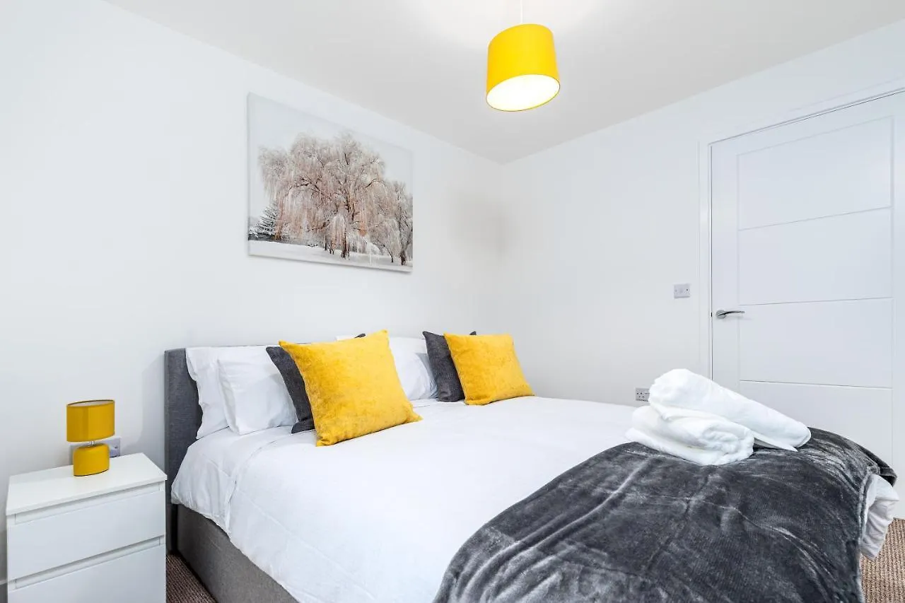 Fortified Luxury Apartment With Balcony And Free Parking Bristol 0*,
