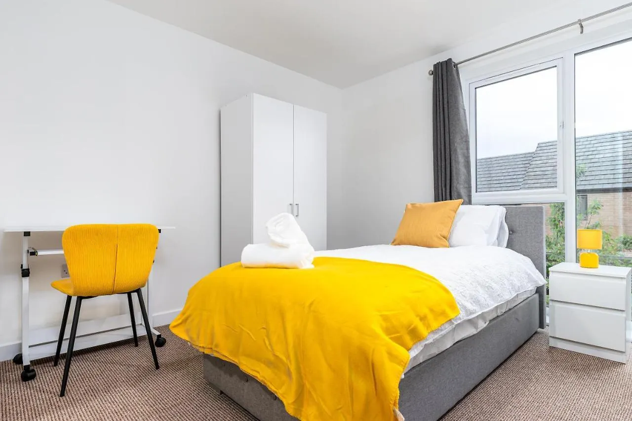 Fortified Luxury Apartment With Balcony And Free Parking Bristol