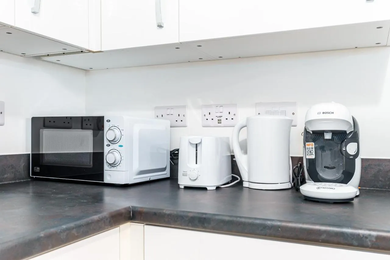 Fortified Luxury Apartment With Balcony And Free Parking Bristol
