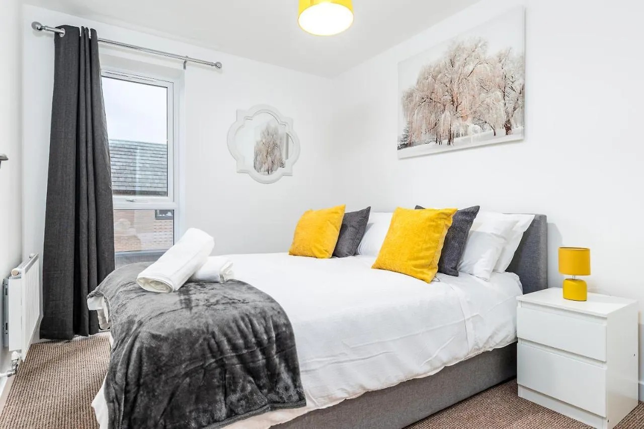 Fortified Luxury Apartment With Balcony And Free Parking Bristol 0*,  United Kingdom