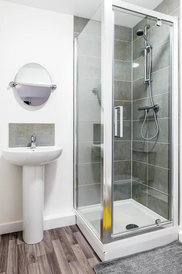 Fortified Luxury Apartment With Balcony And Free Parking Bristol