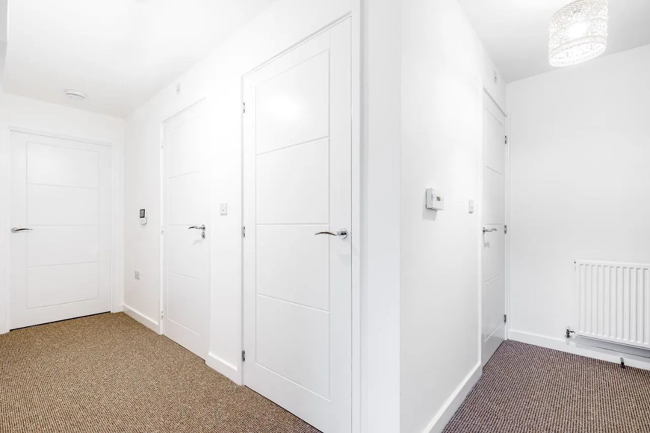 Fortified Luxury Apartment With Balcony And Free Parking Bristol