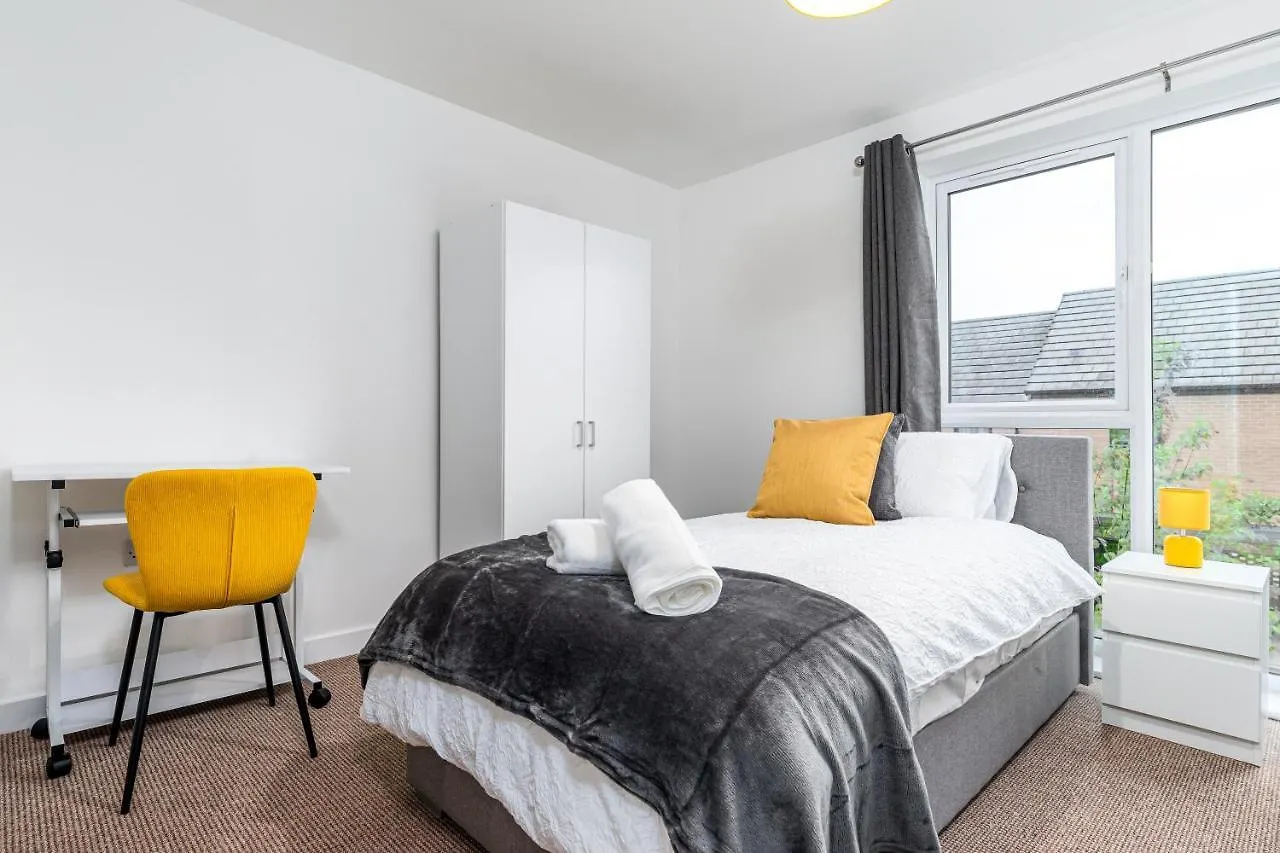 Fortified Luxury Apartment With Balcony And Free Parking Bristol 0*,  United Kingdom